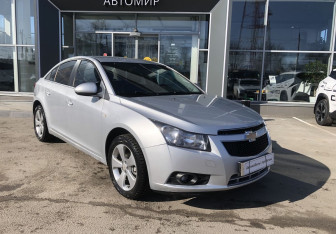 Подержанный автомобиль Chevrolet Cruze Sedan 2011 года (3 фото)