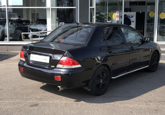 Подержанный автомобиль Mitsubishi Lancer Sedan 2007 года (5 фото)