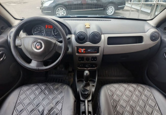 Подержанный автомобиль Renault Sandero 2012 года (14 фото)