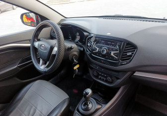 Подержанный автомобиль LADA (ВАЗ) Vesta Sedan 2016 года (14 фото)