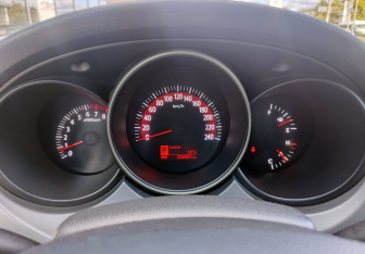 Подержанный автомобиль Kia Magentis 2010 года (12 фото)