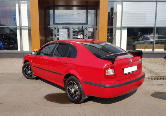 Подержанный автомобиль Skoda Octavia Liftback 2006 года (7 фото)