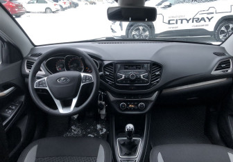 Подержанный автомобиль LADA (ВАЗ) Vesta Sedan 2018 года (10 фото)