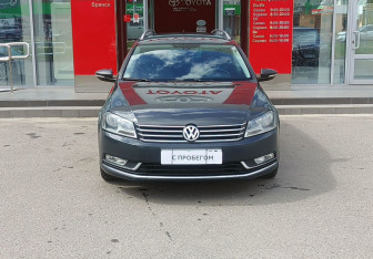 Подержанный автомобиль Volkswagen Passat Wagon 2011 года (2 фото)