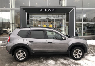 Подержанный автомобиль Nissan Terrano 2015 года (4 фото)