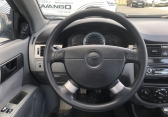 Подержанный автомобиль Chevrolet Lacetti Sedan 2012 года (12 фото)