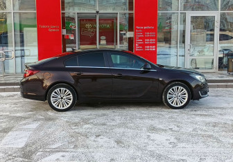 Подержанный автомобиль Opel Insignia Liftback 2014 года (4 фото)