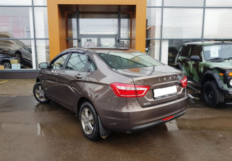 Подержанный автомобиль LADA (ВАЗ) Vesta Sedan 2016 года (7 фото)