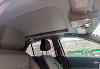 Подержанный автомобиль Chevrolet Equinox 2020 года (17 фото)