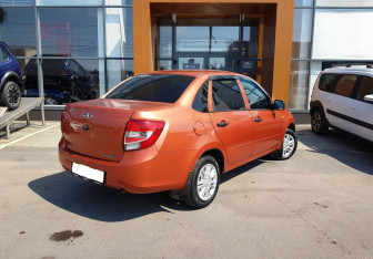 Подержанный автомобиль LADA (ВАЗ) Granta Sedan 2013 года (5 фото)