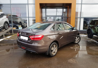 Подержанный автомобиль LADA (ВАЗ) Vesta Sedan 2016 года (5 фото)
