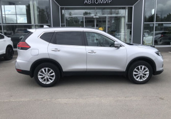 Подержанный автомобиль Nissan X-Trail 2019 года (4 фото)