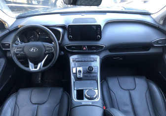 Подержанный автомобиль Hyundai Santa Fe 2021 года (10 фото)