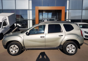Подержанный автомобиль Renault Duster 2013 года (8 фото)
