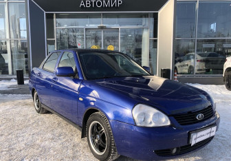 Подержанный автомобиль LADA (ВАЗ) Priora Sedan 2010 года (3 фото)