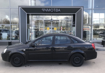 Подержанный автомобиль Chevrolet Lacetti Sedan 2012 года (8 фото)