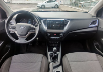 Подержанный автомобиль Hyundai Solaris Sedan 2019 года (15 фото)