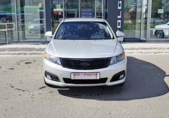 Подержанный автомобиль Kia Magentis 2010 года (2 фото)