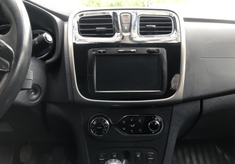 Подержанный автомобиль Renault Sandero 2014 года (14 фото)
