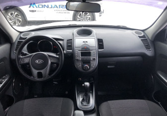 Подержанный автомобиль Kia Soul 2011 года (10 фото)