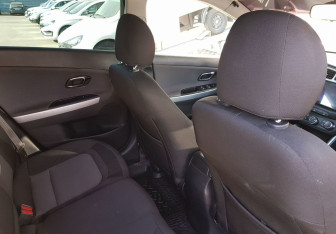 Подержанный автомобиль Kia Ceed Wagon 2013 года (10 фото)