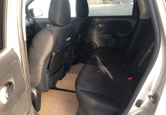 Подержанный автомобиль Nissan Note 2008 года (10 фото)