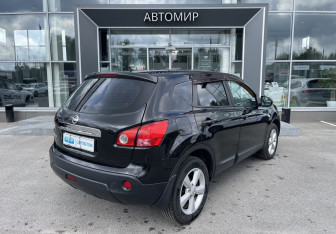 Подержанный автомобиль Nissan Qashqai 2007 года (5 фото)