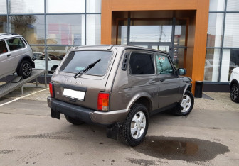 Подержанный автомобиль LADA (ВАЗ) 2121 (4x4) 2017 года (5 фото)