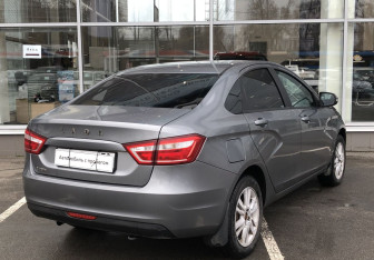 Подержанный автомобиль LADA (ВАЗ) Vesta Sedan 2019 года (5 фото)