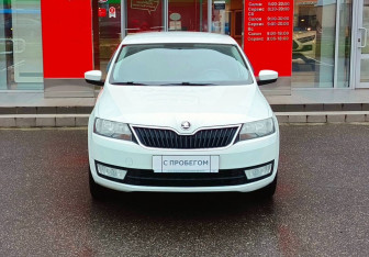 Подержанный автомобиль Skoda Rapid Liftback 2015 года (2 фото)