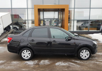 Подержанный автомобиль LADA (ВАЗ) Granta Sedan 2023 года (4 фото)