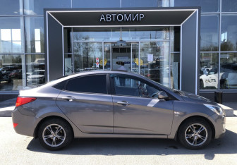 Подержанный автомобиль Hyundai Solaris Sedan 2015 года (4 фото)