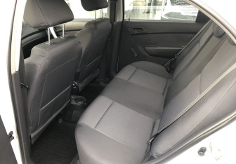 Подержанный автомобиль Chevrolet Aveo Sedan 2011 года (11 фото)