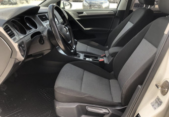 Подержанный автомобиль Volkswagen Golf Hatchback 2013 года (9 фото)