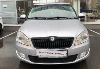 Подержанный автомобиль Skoda Fabia Hatchback 2011 года (2 фото)