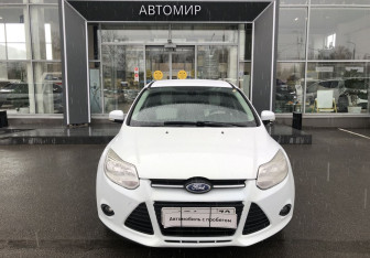 Подержанный автомобиль Ford Focus Sedan 2013 года (2 фото)