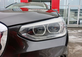 Подержанный автомобиль BMW X3 2020 года (9 фото)