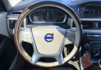 Подержанный автомобиль Volvo XC70 2014 года (12 фото)