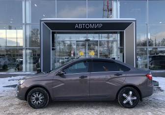 Подержанный автомобиль LADA (ВАЗ) Vesta Sedan 2018 года (8 фото)