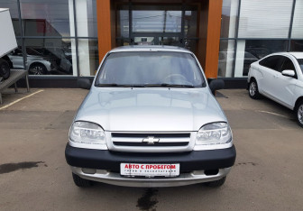 Подержанный автомобиль Chevrolet Niva 2007 года (2 фото)