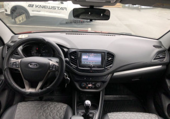 Подержанный автомобиль LADA (ВАЗ) Vesta Sedan 2017 года (11 фото)