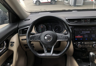 Подержанный автомобиль Nissan X-Trail 2019 года (12 фото)