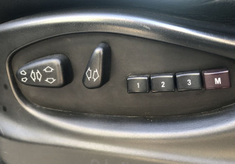 Подержанный автомобиль BMW X5 2006 года (15 фото)