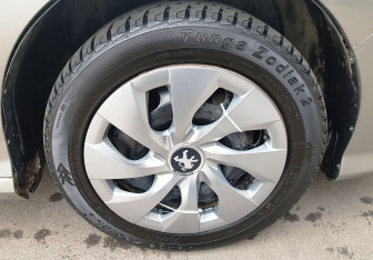 Подержанный автомобиль Peugeot 308 Hatchback 2010 года (12 фото)