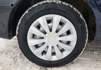 Подержанный автомобиль Renault Laguna Liftback 2000 года (12 фото)