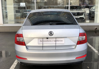 Подержанный автомобиль Skoda Octavia Liftback 2014 года (6 фото)