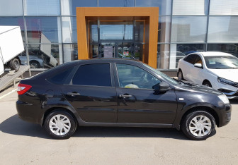 Подержанный автомобиль LADA (ВАЗ) Granta Liftback 2018 года (4 фото)