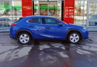 Подержанный автомобиль Lexus UX 2020 года (4 фото)