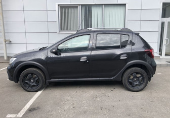 Подержанный автомобиль Renault Sandero 2018 года (4 фото)