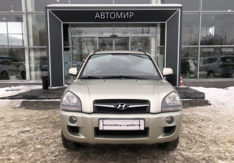 Подержанный автомобиль Hyundai Tucson 2008 года (2 фото)